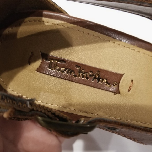 Thom McAn Brown Leather Peep Toe Stacked Heel Sz 7 - Picture 8 of 8